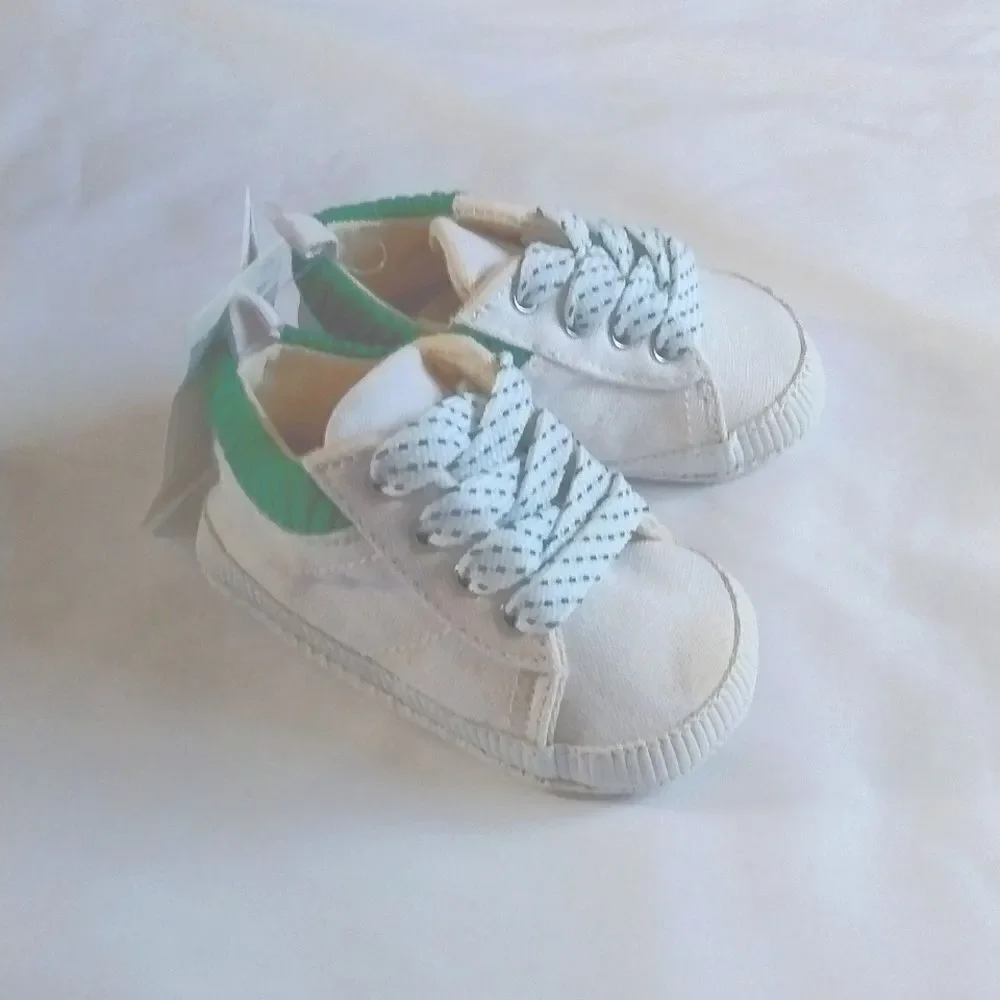 NWT BabyGap Canvas Crib Shoes